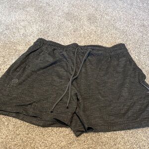 Men's gray athletic shorts Nike yoga